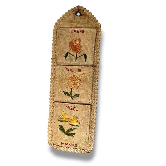 Vintage Hawaiian Wall Mail Organizer - Picture 2 of 4